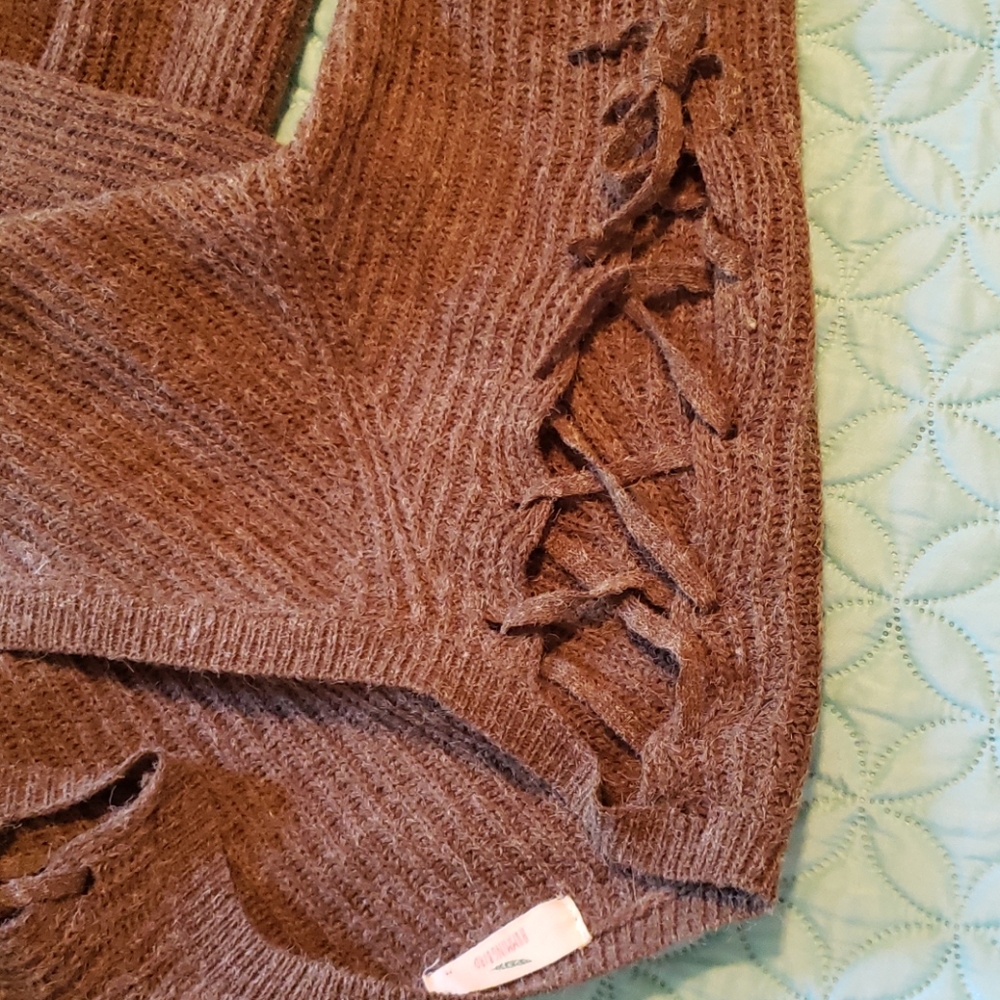 Sweater - Picture 5 of 6